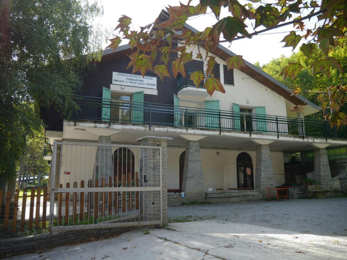 La Casa Via Del Sale Hostel Limone Piemonte Luaran gambar